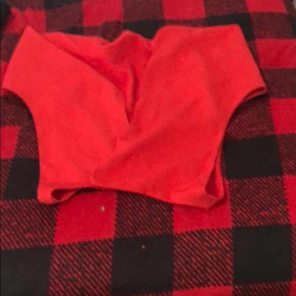 Crop top - Picture 2 of 3